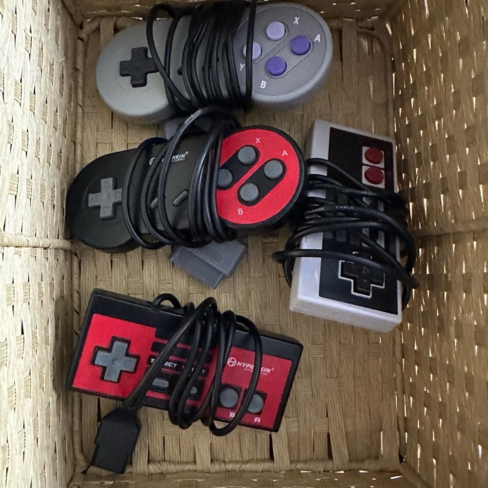 Nintendo Classic Controller Set - Black, Red, Gray